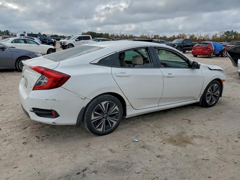 Photo 3 from auction – 2017 HONDA CIVIC EX with VIN 19XFC1F40HE030197