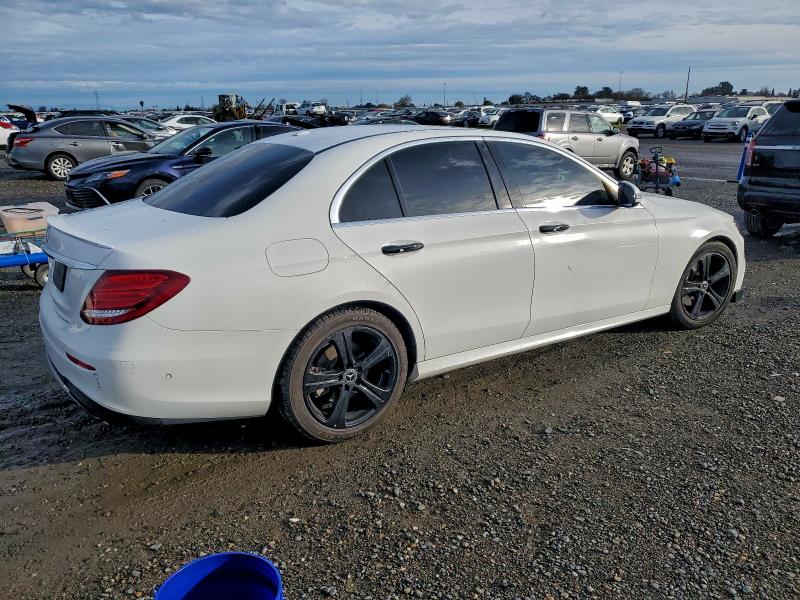 Photo 3 from auction – 2018 MERCEDES-BENZ E with VIN WDDZF4JB9JA331206