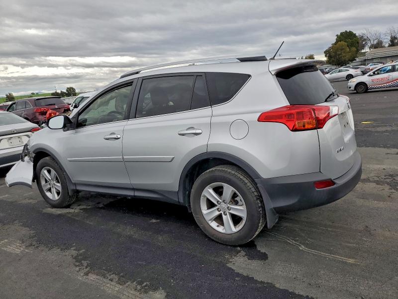 Photo 2 from auction – 2013 TOYOTA RAV4 XLE with VIN JTMWFREV4DD006397