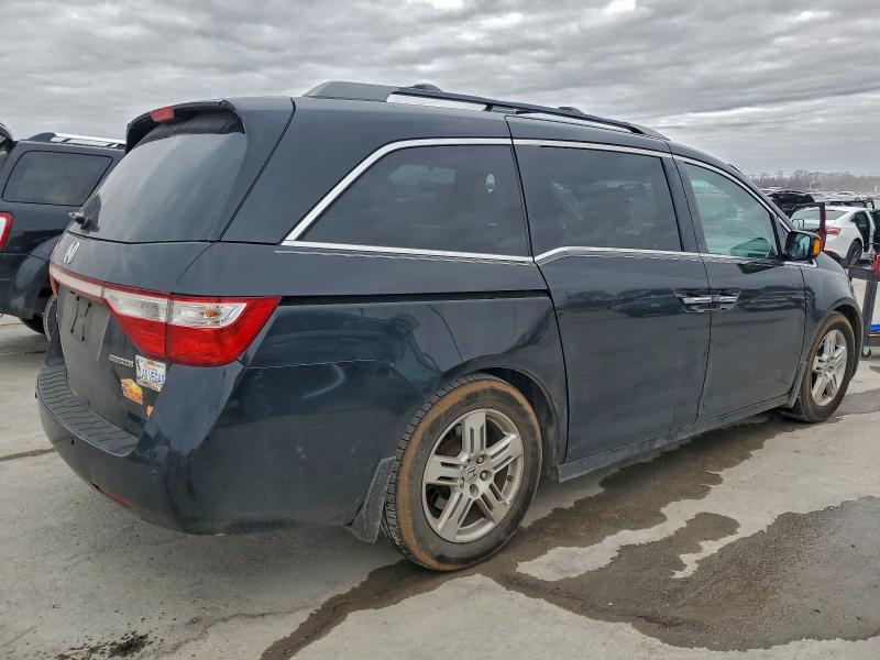 Photo 3 from auction – 2012 HONDA ODYSSEY TO with VIN 5FNRL5H93CB008677