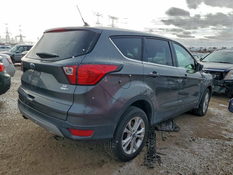 Photo 3 from auction – 2019 FORD ESCAPE SE with VIN 1FMCU9GD7KUB14311