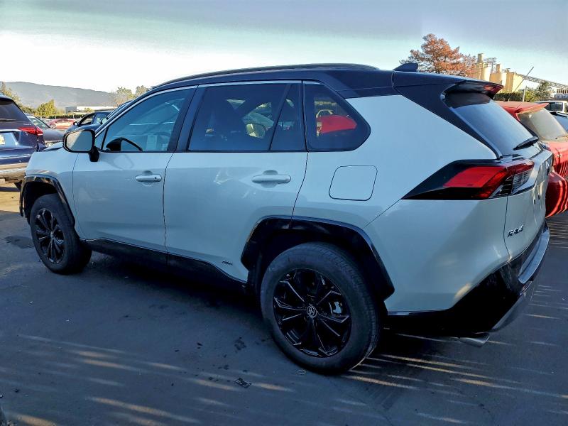 Photo 2 from auction – 2022 TOYOTA RAV4 XSE with VIN 4T3E6RFV1NU072162