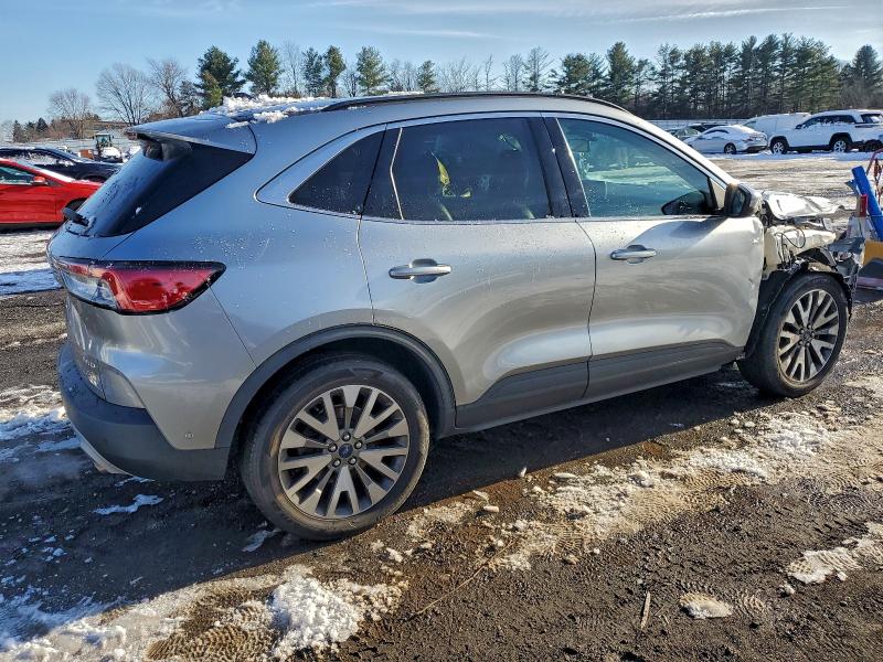 Photo 3 from auction – 2021 FORD ESCAPE with VIN 1FMCU9J97MUA57597