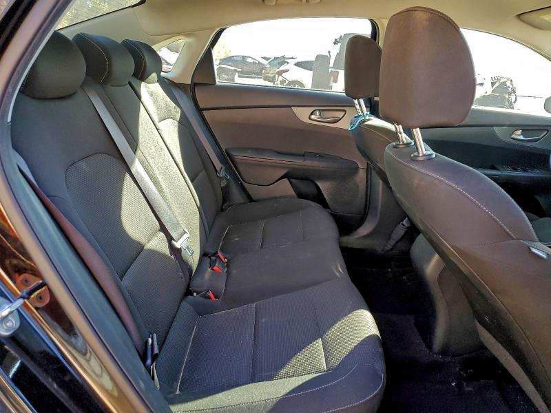 Photo 10 from auction – 2021 KIA FORTE FE with VIN 3KPF24AD0ME390219