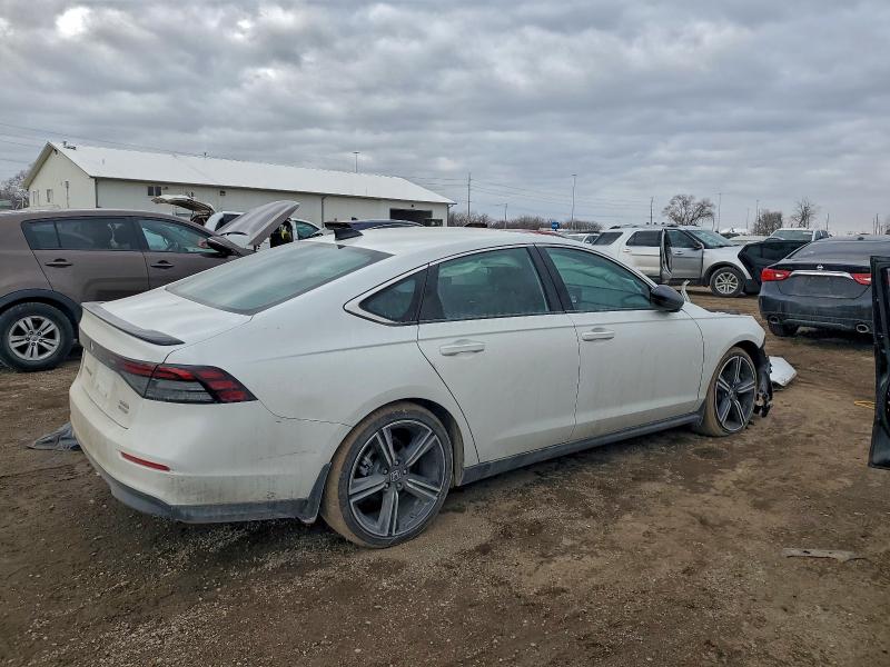 Photo 3 from auction – 2024 HONDA ACCORD with VIN 1HGCY2F52RA093603