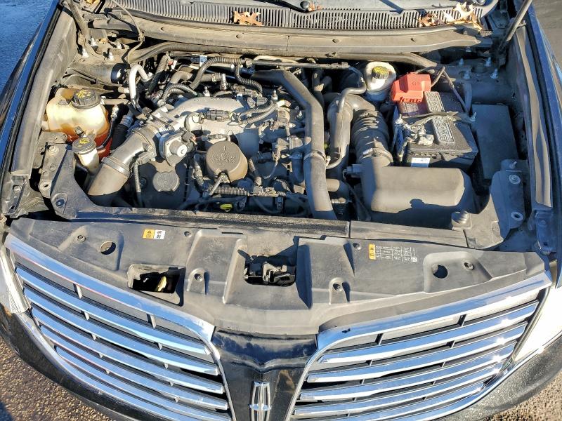 Photo 12 from auction – 2018 LINCOLN MKT with VIN 2LMHJ5AT4JBL01280