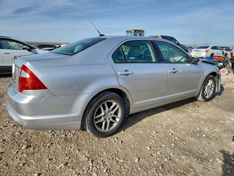 Photo 3 from auction – 2011 FORD FUSION S with VIN 3FAHP0GA7BR337142