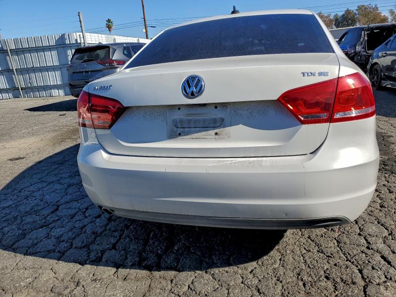 Photo 6 from auction – 2014 VOLKSWAGEN PASSAT SE with VIN 1VWBN7A36EC090138