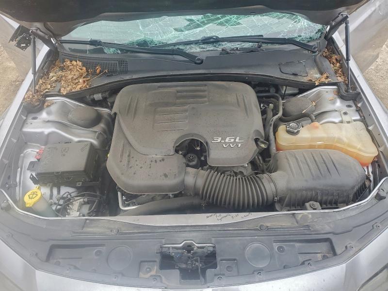 Photo 11 from auction – 2016 CHRYSLER 300 S with VIN 2C3CCAGG6GH183007