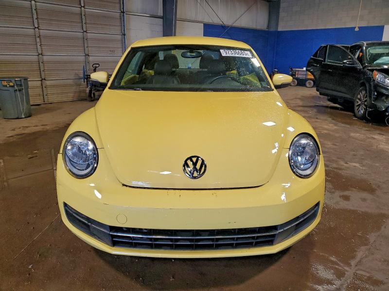 Photo 5 from auction – 2012 VOLKSWAGEN BEETLE with VIN 3VWJP7AT4CM602741