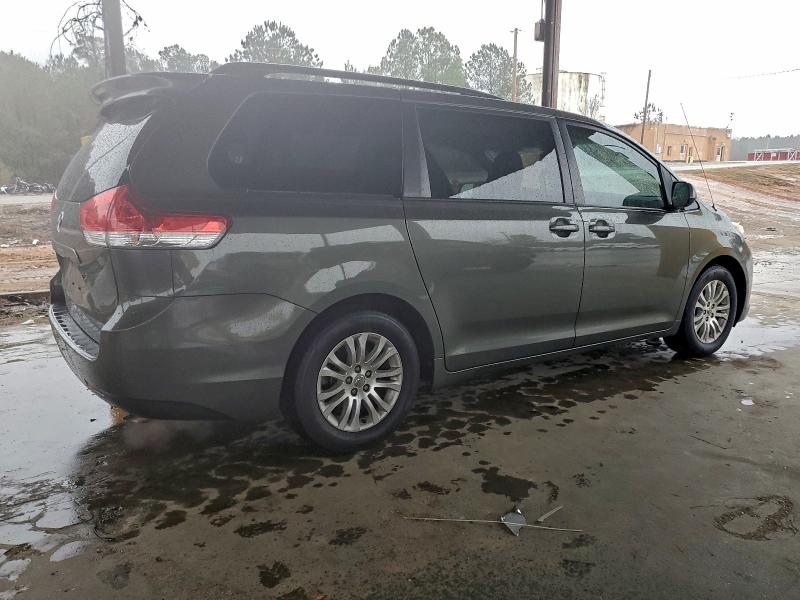 Photo 3 from auction – 2012 TOYOTA SIENNA XLE with VIN 5TDYK3DC6CS269138