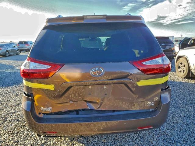 Photo 6 from auction – 2018 TOYOTA SIENNA XLE with VIN 5TDDZ3DC3JS209227