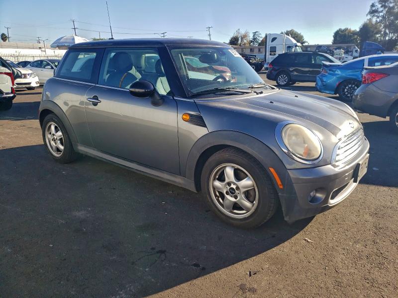 Photo 4 from auction – 2010 MINI COOPER with VIN WMWMF3C51ATZ24758