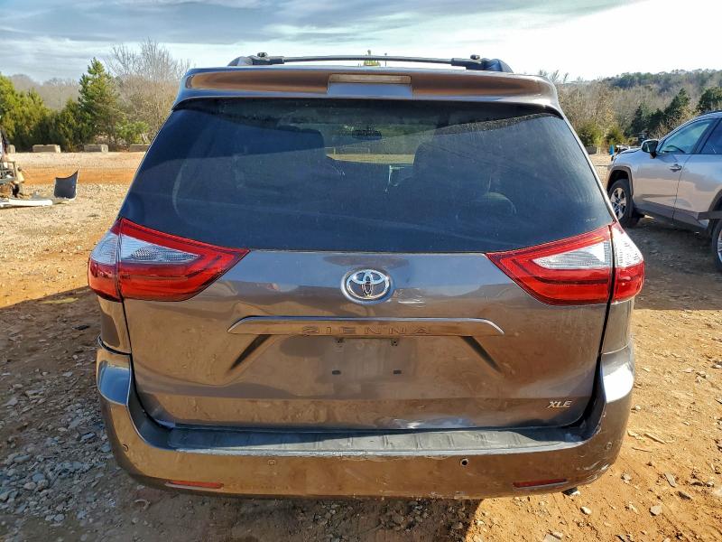 Photo 6 from auction – 2015 TOYOTA SIENNA XLE with VIN 5TDYK3DC4FS532876