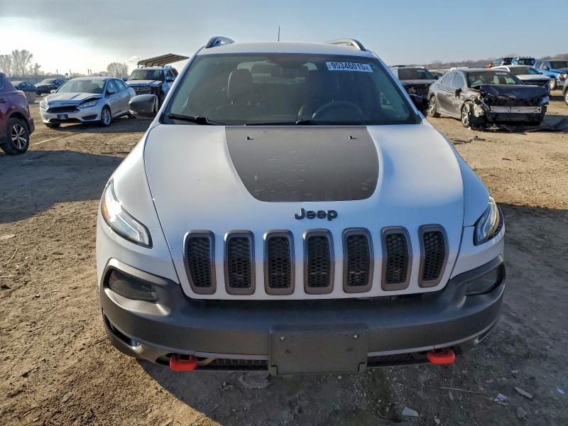 Photo 5 from auction – 2018 JEEP CHEROKEE T with VIN 1C4PJMBX3JD575300
