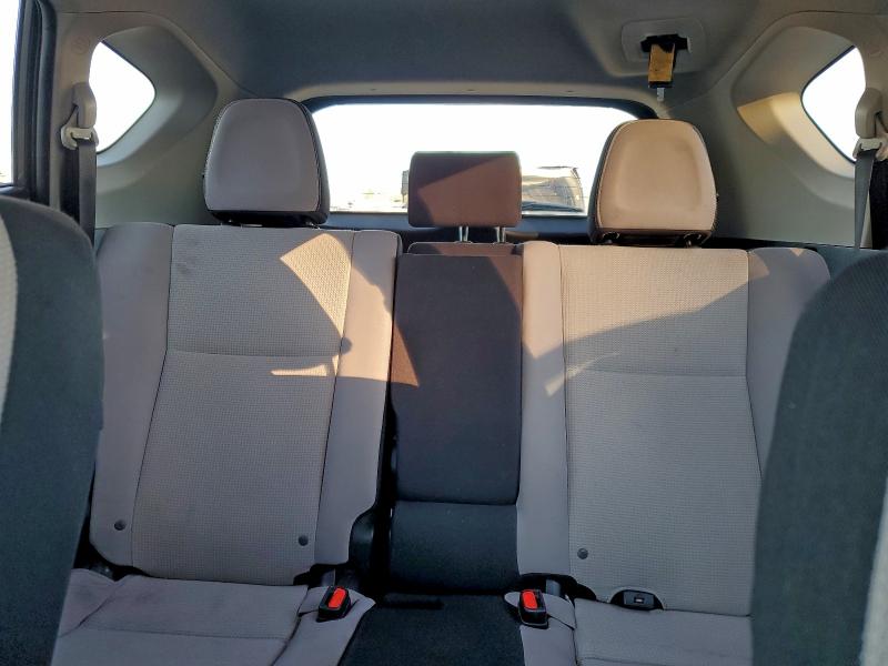 Photo 10 from auction – 2017 TOYOTA RAV4 XLE with VIN JTMRFREV6HD205678