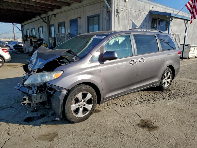 TOYOTA SIENNA LE 2014 with VIN 5TDKK3DC5ES518912 - Photo from auction