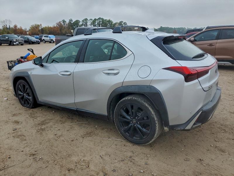 Photo 2 from auction – 2019 LEXUS UX 200 with VIN JTHY3JBH8K2001566