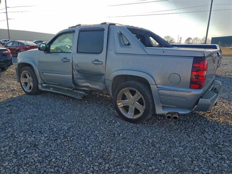 Photo 2 from auction – 2007 CHEVROLET AVALANCHE with VIN 3GNEC12087G213453