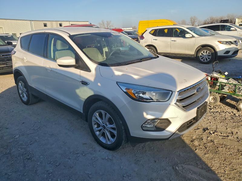 Photo 4 from auction – 2017 FORD ESCAPE SE with VIN 1FMCU0GD2HUA81366