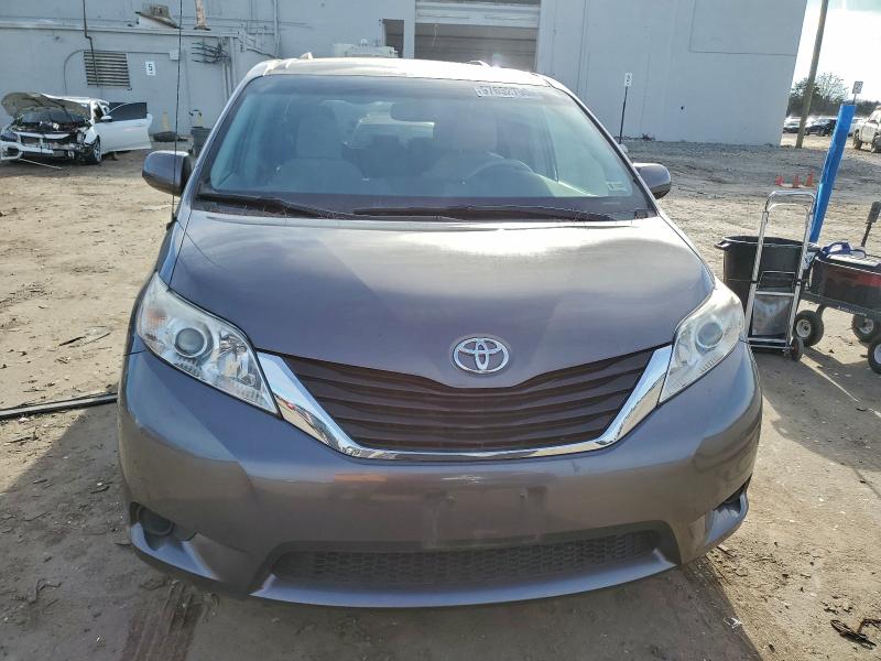 Photo 5 from auction – 2014 TOYOTA SIENNA LE with VIN 5TDKK3DC1ES515134