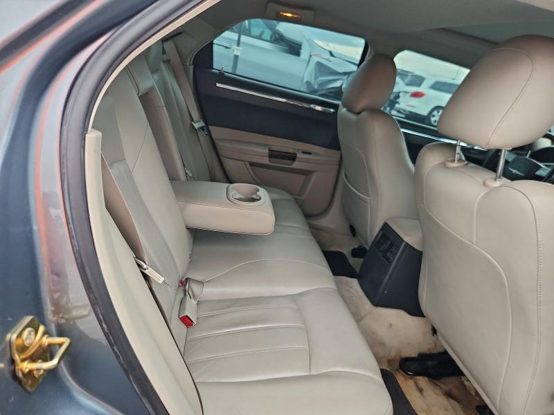 Photo 10 from auction – 2006 CHRYSLER 300C with VIN 2C3KA63H36H165687