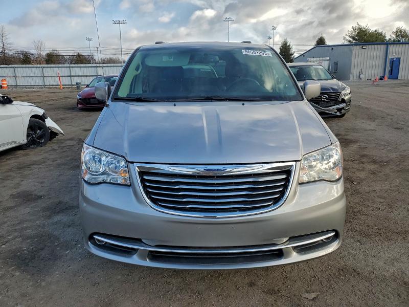 Photo 5 from auction – 2016 CHRYSLER TOWN & COU with VIN 2C4RC1BG3GR148836
