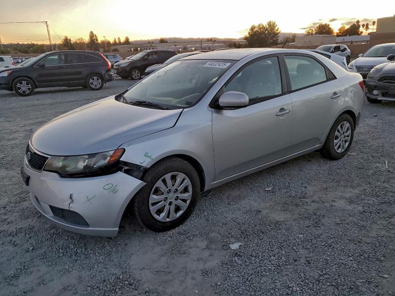 KIA FORTE LX 2013 z numerem VIN KNAFT4A28D5658230 - Zdjęcie z aukcji