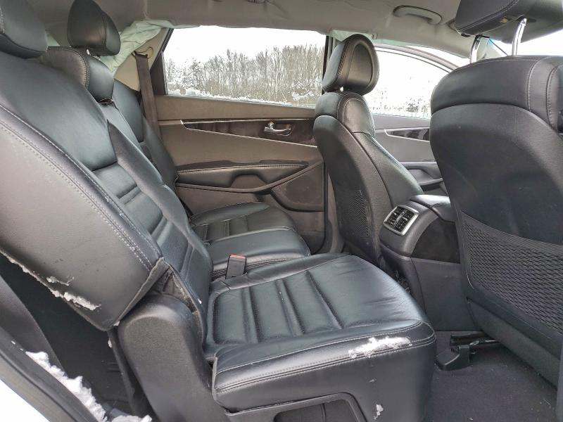 Photo 11 from auction – 2016 KIA SORENTO EX with VIN 5XYPHDA51GG120077