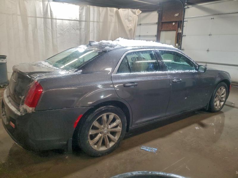 Photo 3 from auction – 2017 CHRYSLER 300 LIMITE with VIN 2C3CCARG4HH566555