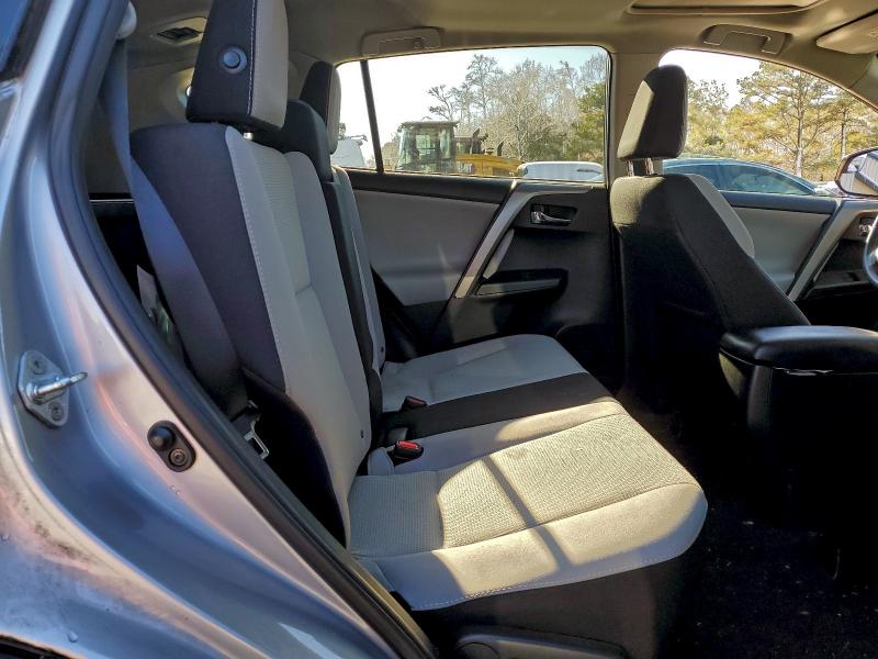 Photo 11 from auction – 2016 TOYOTA RAV4 XLE with VIN 2T3RFREV3GW537076