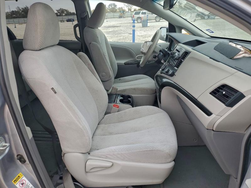 Photo 7 from auction – 2012 TOYOTA SIENNA LE with VIN 5TDKK3DC0CS192210