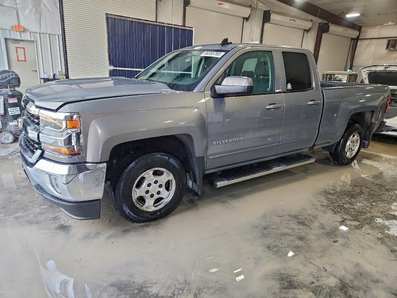 CHEVROLET SILVERADO 2017 with VIN 1GCRCREC0HZ221997 - Photo from auction