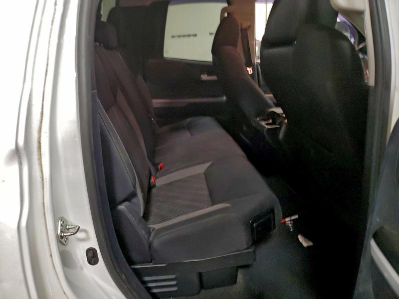Photo 10 from auction – 2015 TOYOTA TUNDRA DOU with VIN 5TFUY5F17FX453801
