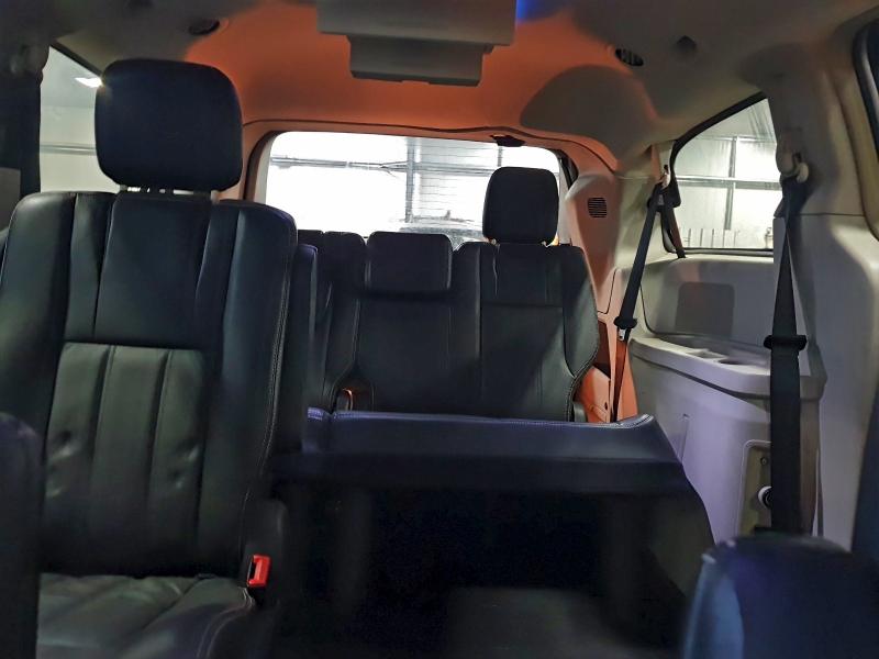 Photo 10 from auction – 2012 CHRYSLER TOWN & COU with VIN 2C4RC1BG7CR303561