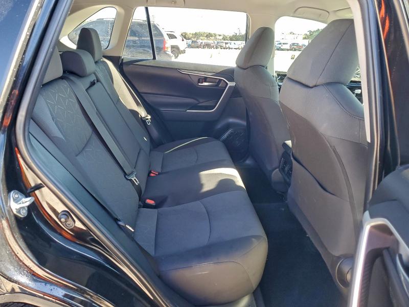 Photo 11 from auction – 2021 TOYOTA RAV4 XLE with VIN 2T3W1RFV8MW175810