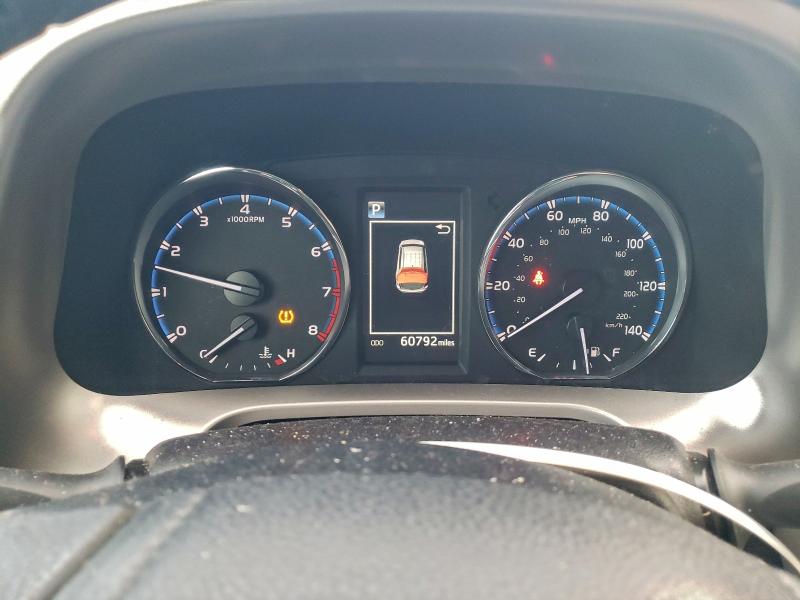 Photo 9 from auction – 2016 TOYOTA RAV4 XLE with VIN JTMRFREV3GJ100970
