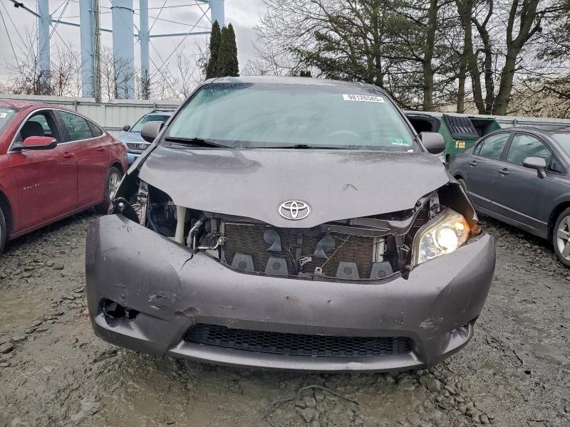 Photo 5 from auction – 2011 TOYOTA SIENNA LE with VIN 5TDKK3DC7BS012414