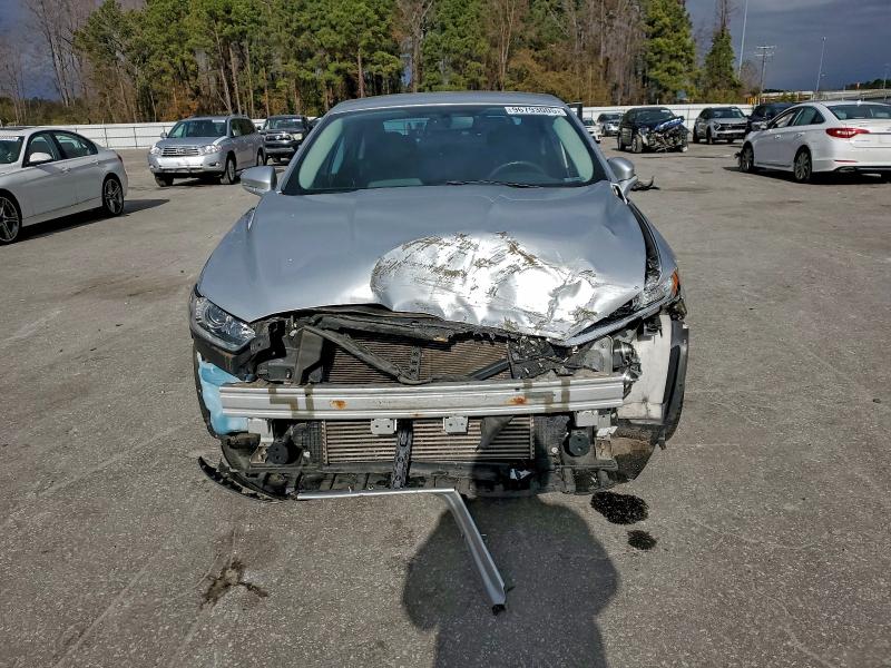 Photo 5 from auction – 2013 FORD FUSION SE with VIN 3FA6P0HR5DR355685
