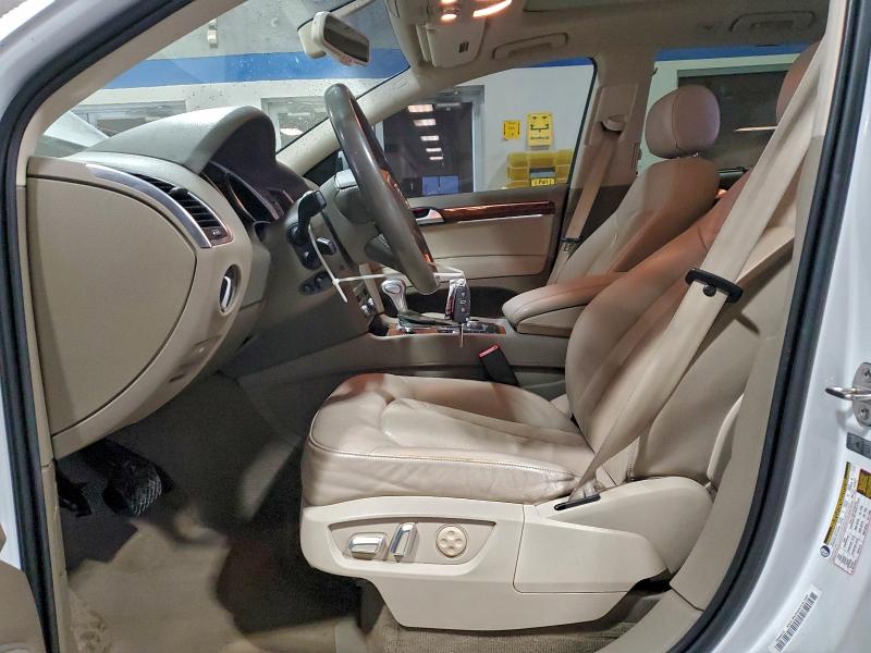 Photo 7 from auction – 2015 AUDI Q7 PRESTIG with VIN WA1DGAFE5FD025249