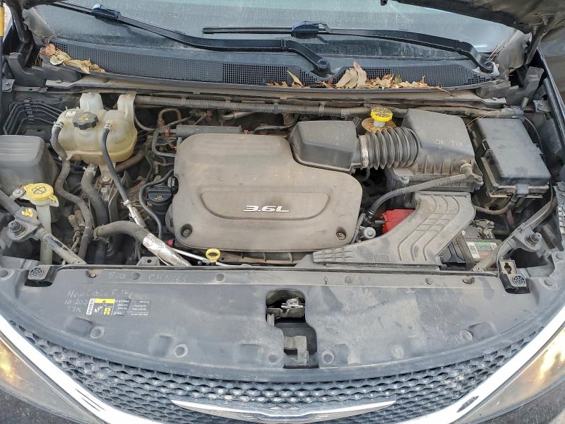Photo 12 from auction – 2017 CHRYSLER PACIFICA L with VIN 2C4RC1CG5HR522007