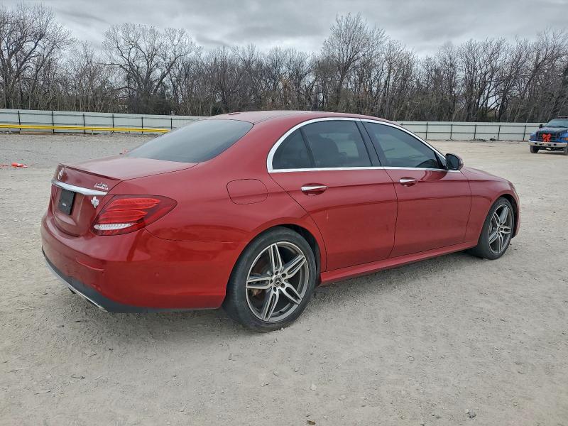 Photo 3 from auction – 2019 MERCEDES-BENZ E 300 with VIN WDDZF4JB9KA584205