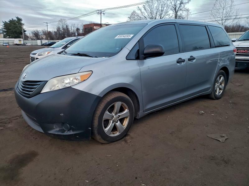 TOYOTA SIENNA 2013 with VIN 5TDZK3DC3DS323954 - Photo from auction
