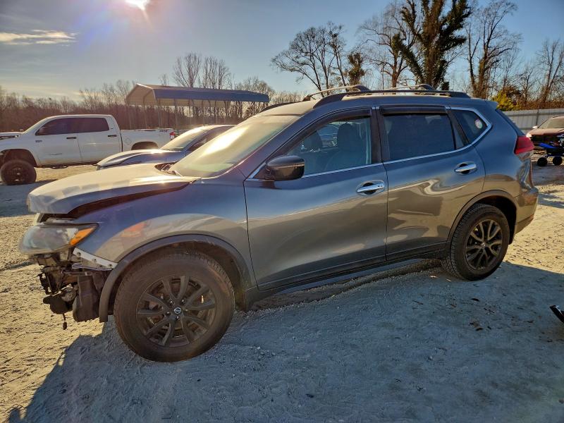 NISSAN ROGUE SV 2017 with VIN 5N1AT2MVXHC877954 - Photo from auction