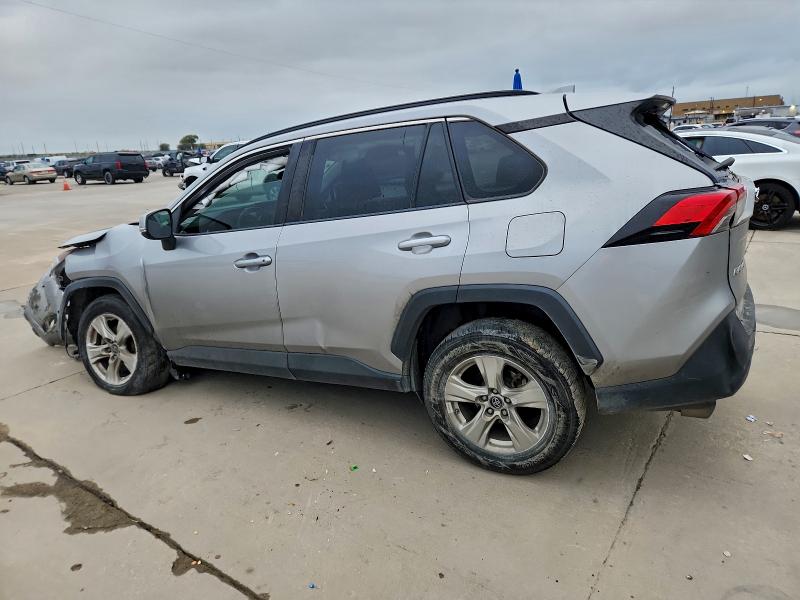 Photo 2 from auction – 2019 TOYOTA RAV4 XLE with VIN 2T3W1RFV2KC025139