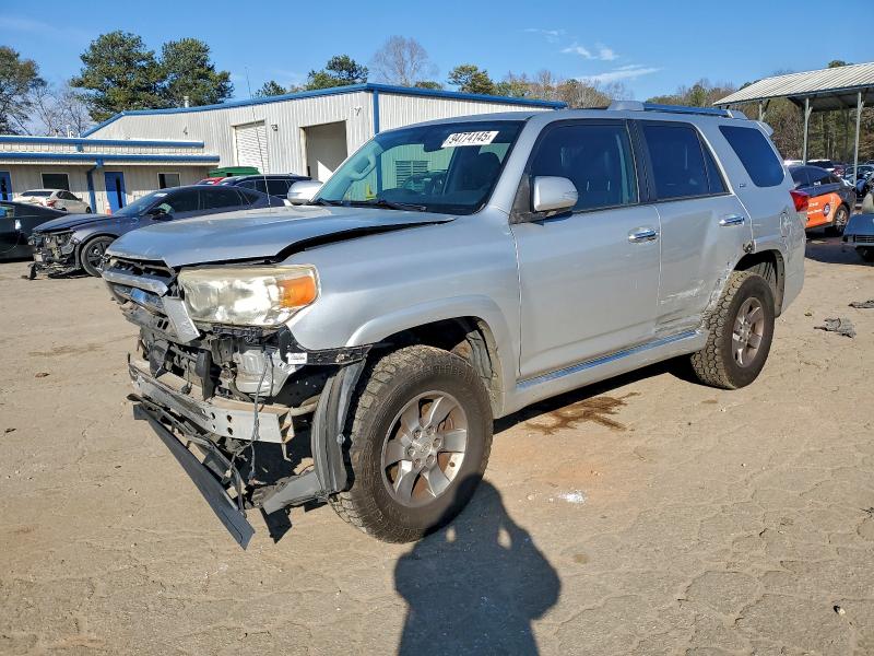 TOYOTA 4RUNNER SR 2011 with VIN JTEZU5JR9B5024045 - Photo from auction