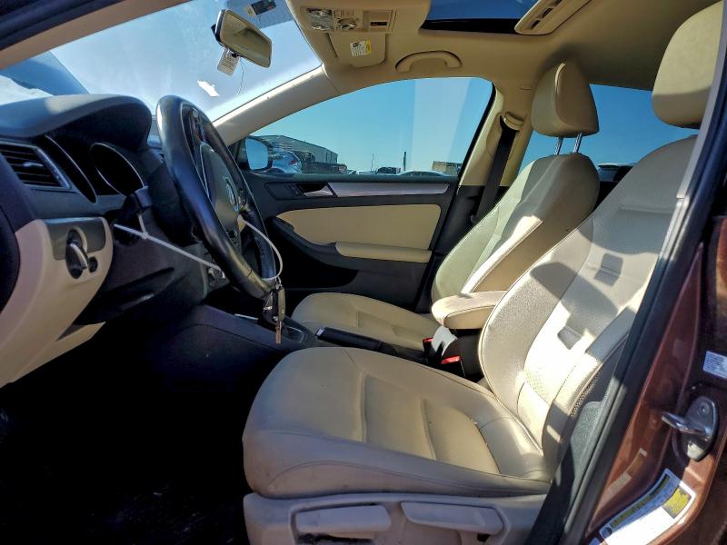 Photo 7 from auction – 2017 VOLKSWAGEN JETTA SE with VIN 3VWDB7AJ1HM338797