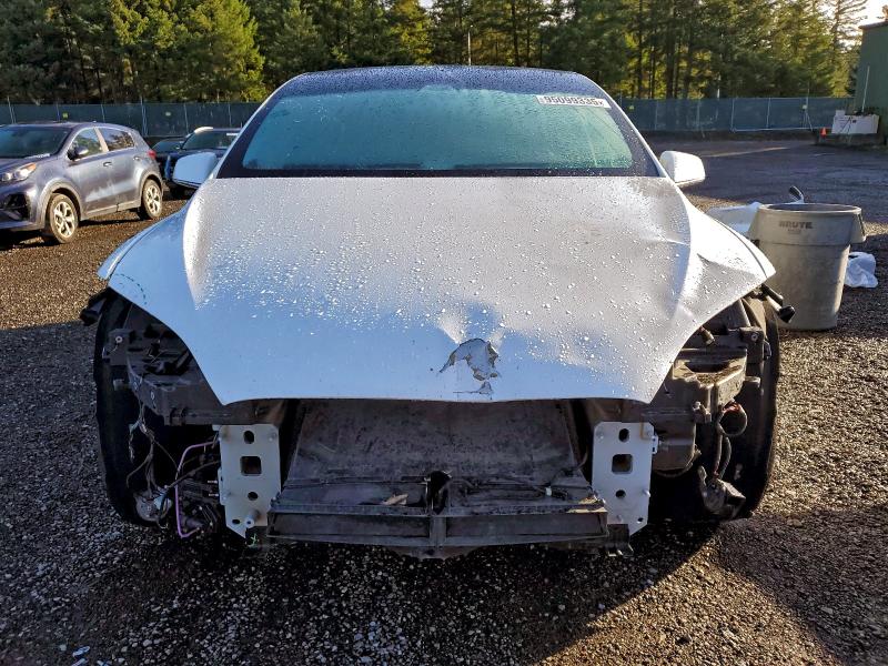 Photo 5 from auction – 2018 TESLA MODEL X with VIN 5YJXCDE24JF113928