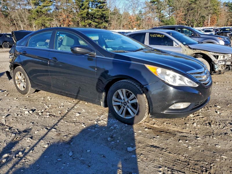 Photo 4 from auction – 2013 HYUNDAI SONATA GLS with VIN 5NPEB4AC8DH567016