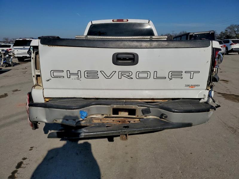 Photo 6 from auction – 2000 CHEVROLET SILVERADO with VIN 1GBGC24U3YE294043